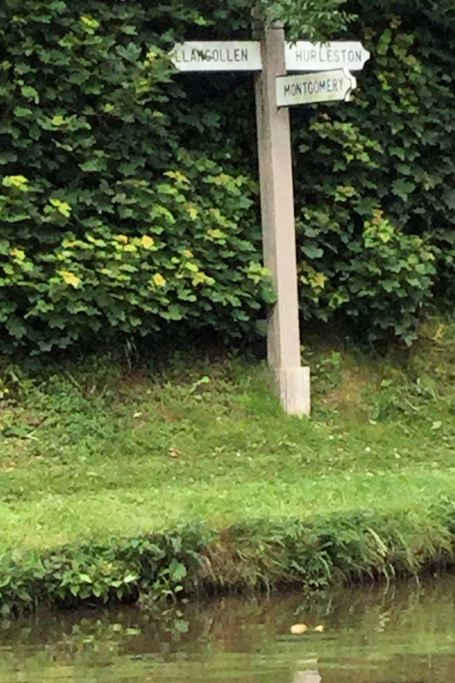 Llangollen Signpost photograph